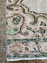 Load image into Gallery viewer, No. 3075 (2&#39;8&quot; x 8&#39;4&quot;)