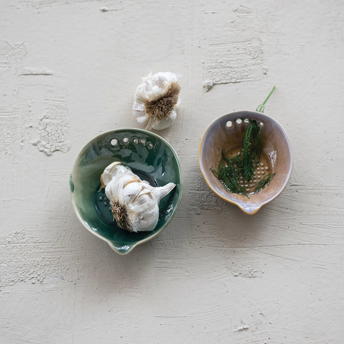 Grater: Garlic/Ginger with Herb Stripper