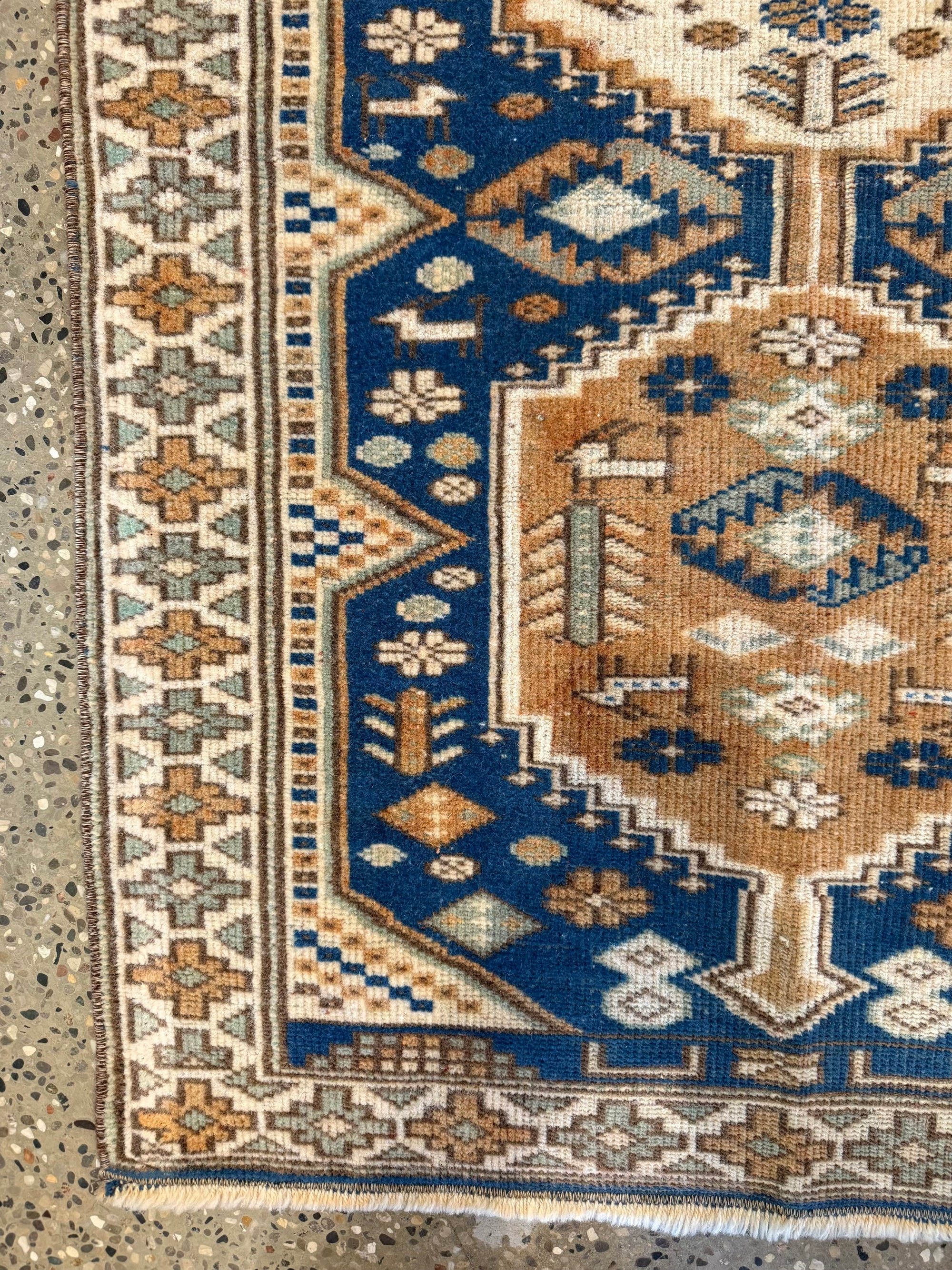 Rudolph 2’6” x 9’2”