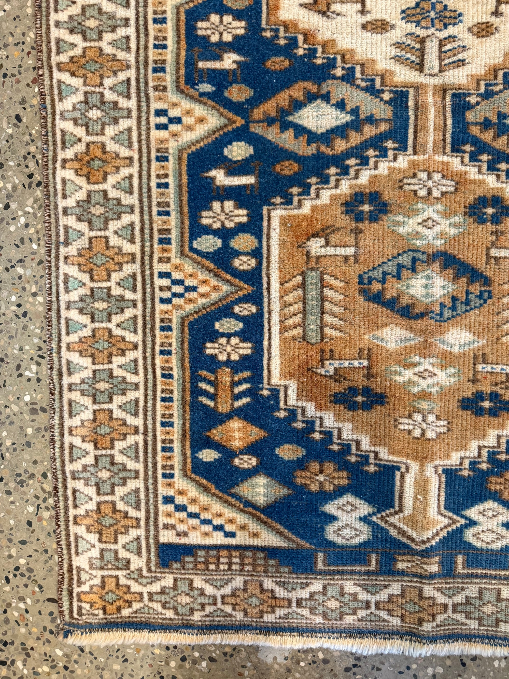 Rudolph 2’6” x 9’2”