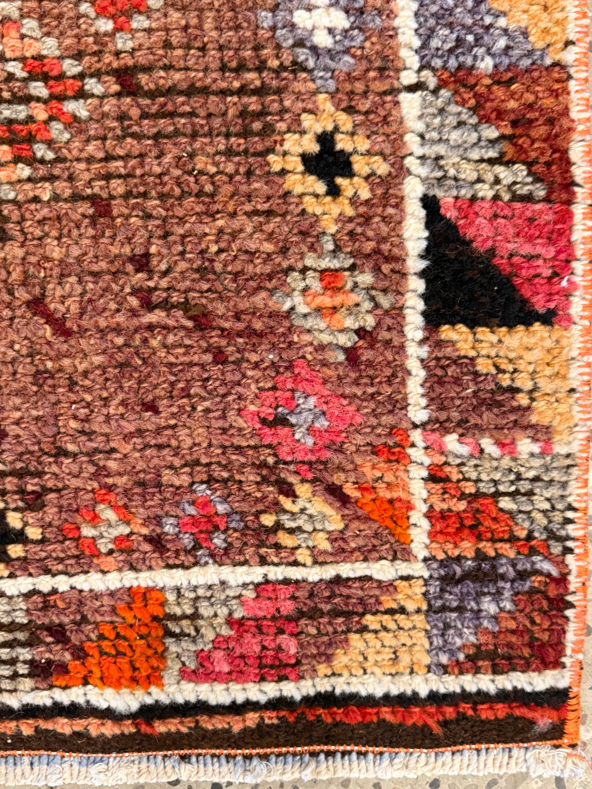 No. R01 (31" x 12'2")