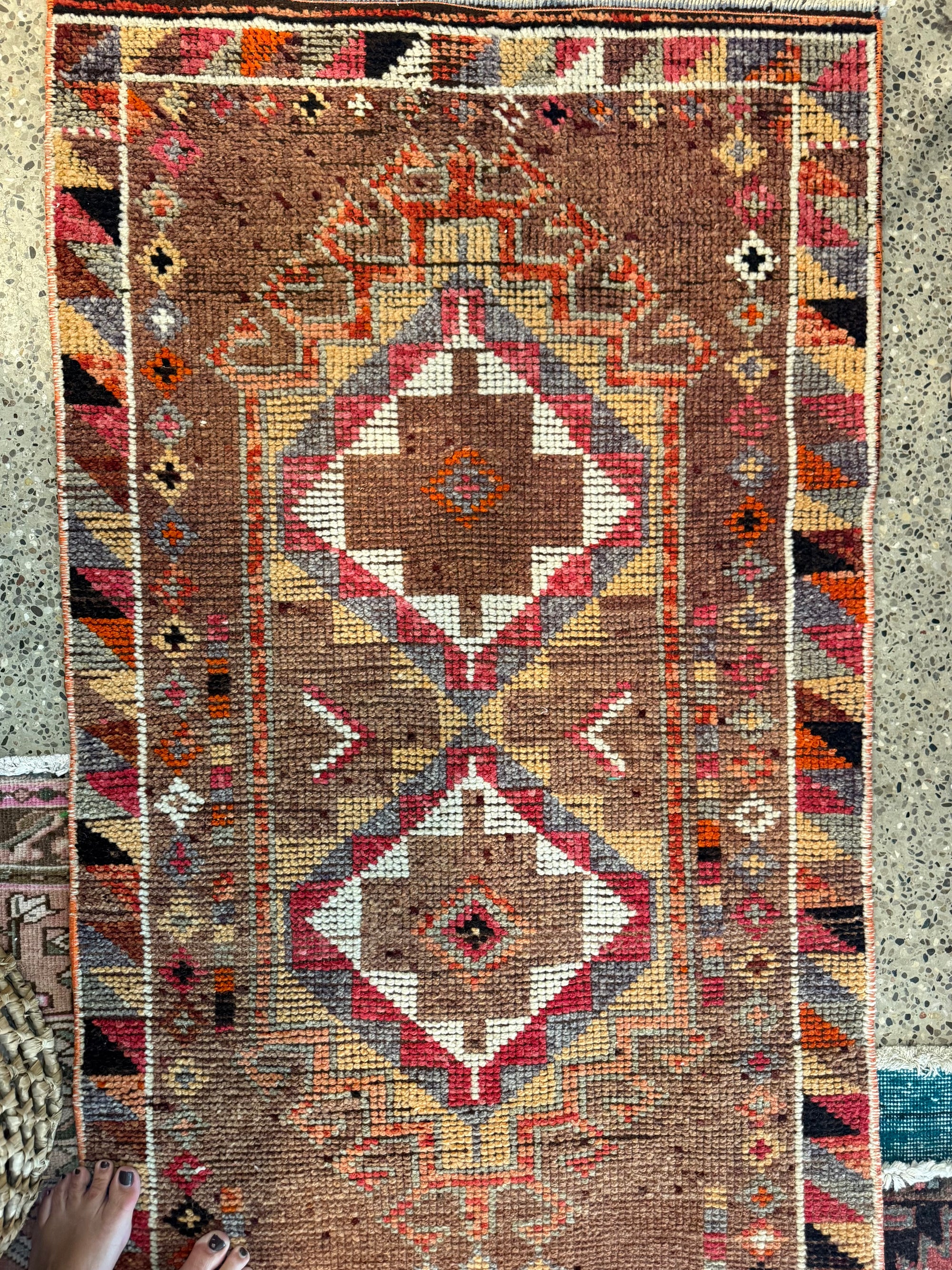 No. R01 (31" x 12'2")