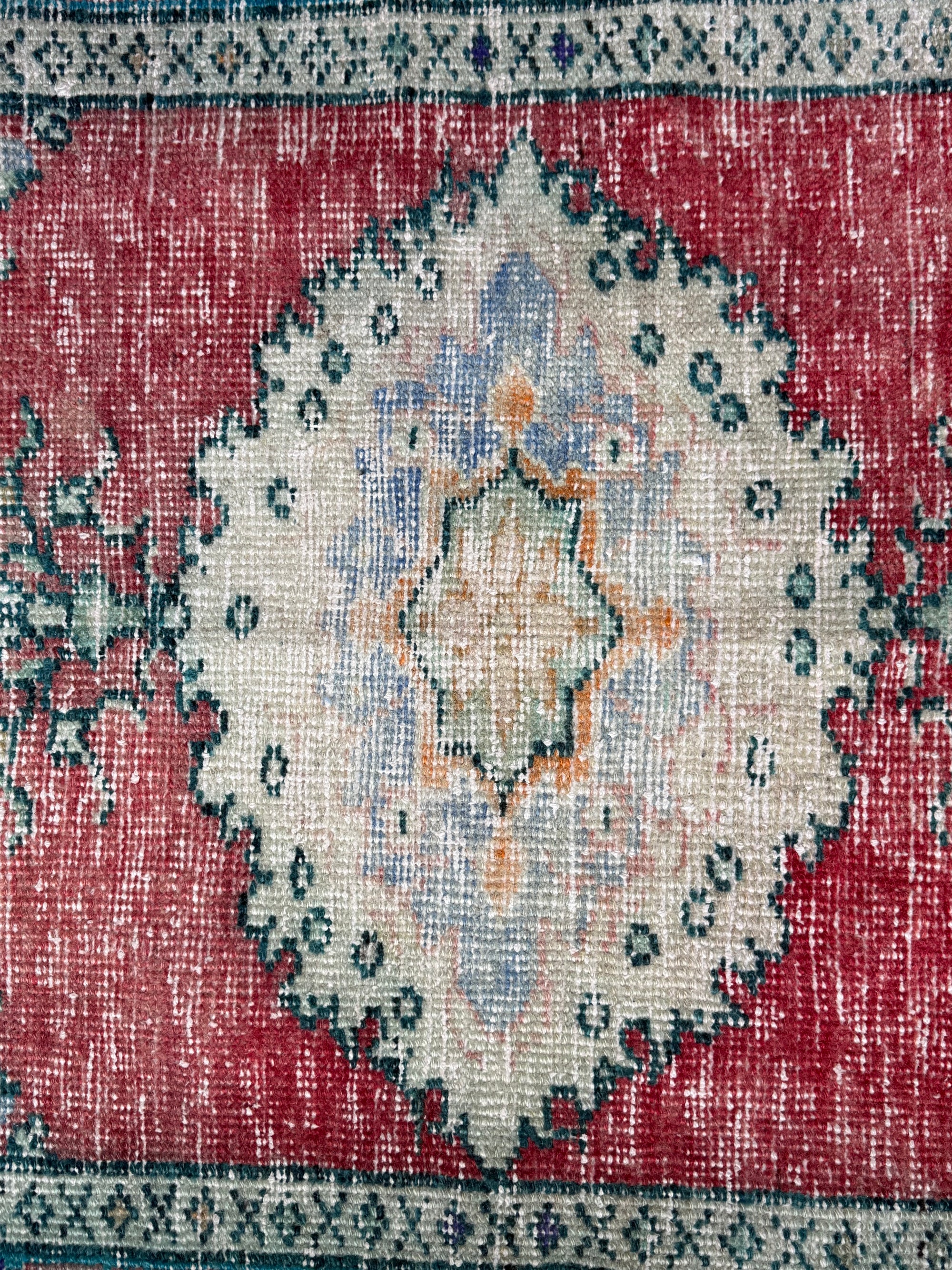 No. M01 (3' x 4'8")