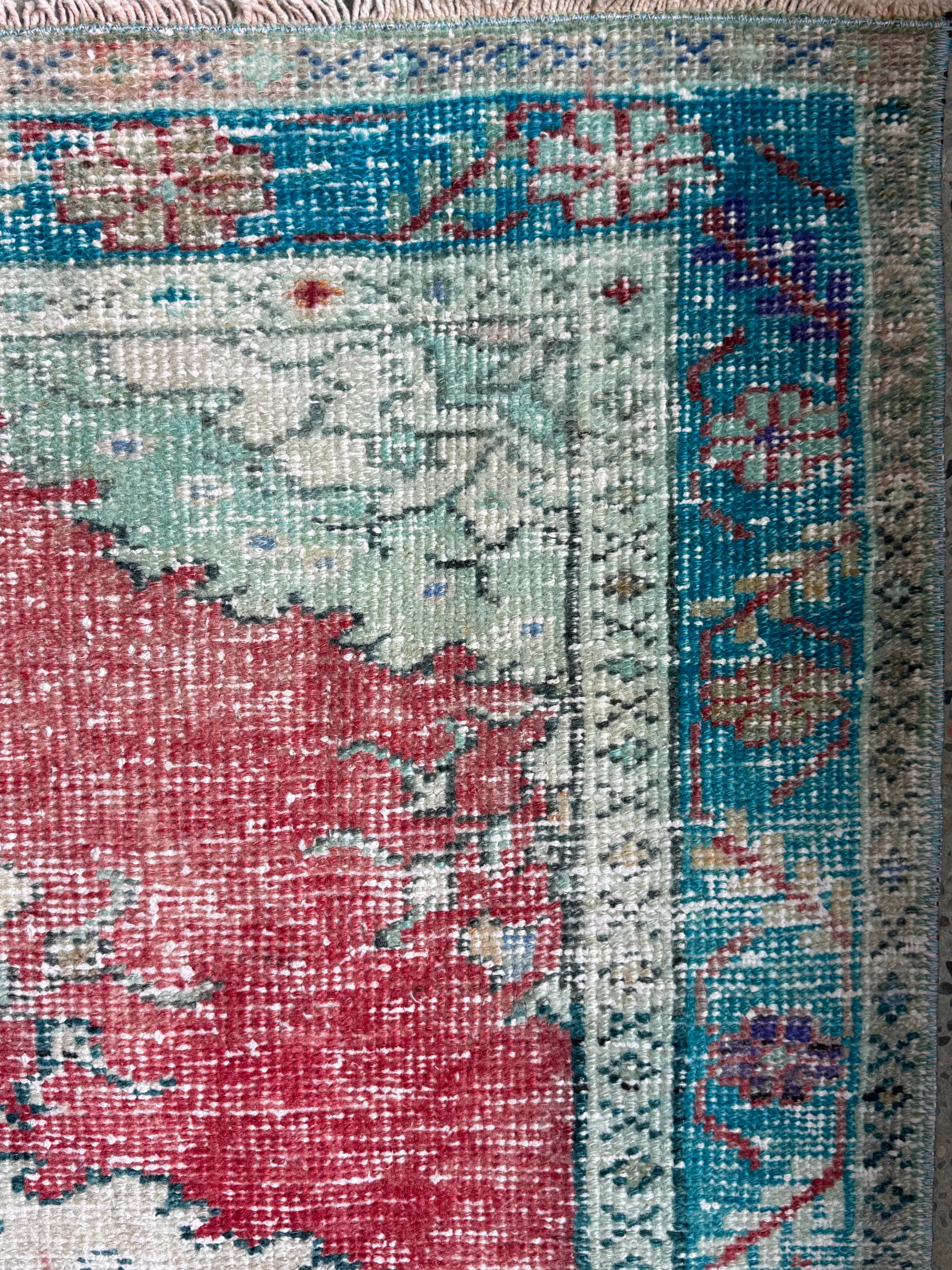 No. M01 (3' x 4'8")