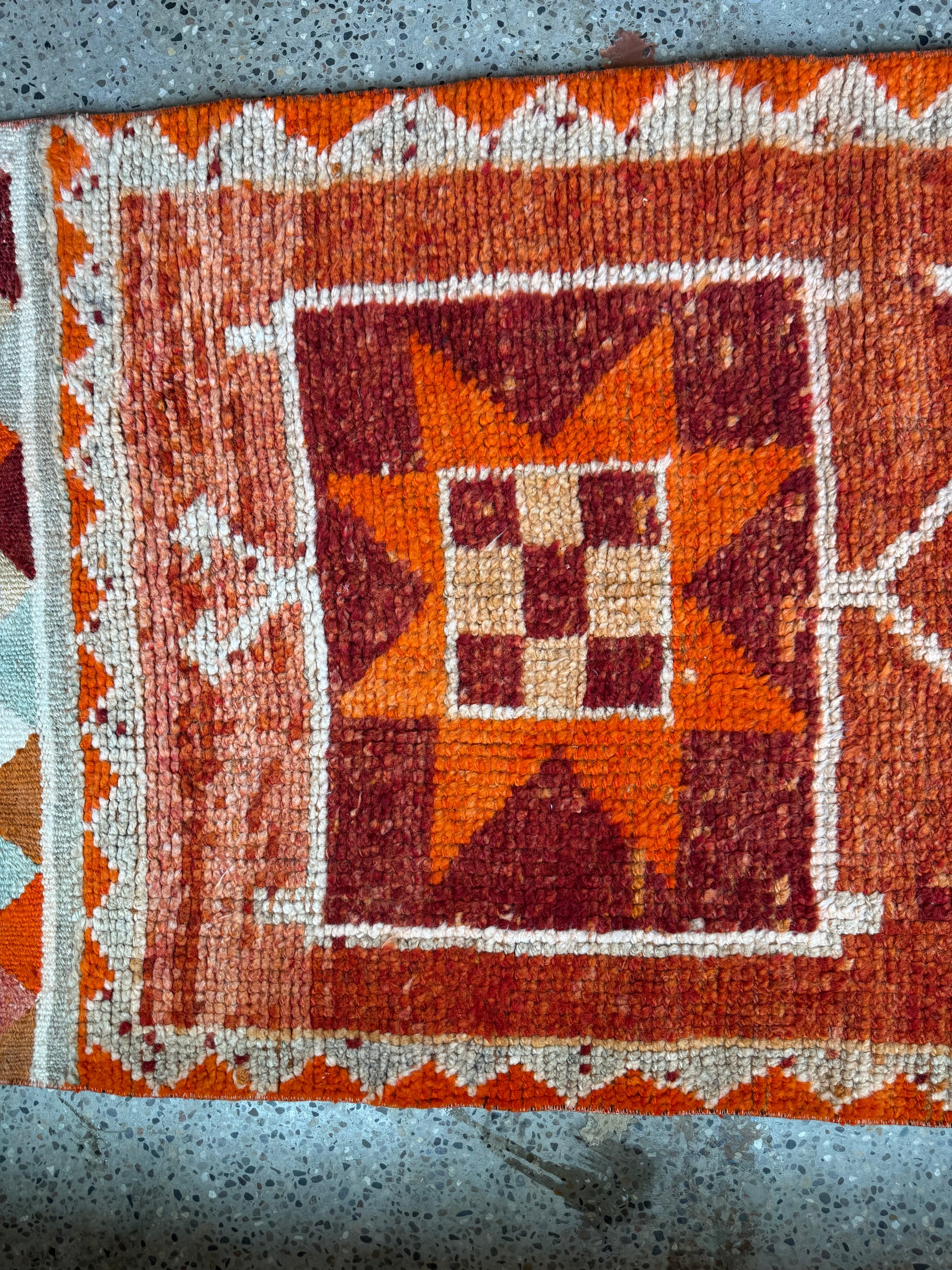 No. R02 (2'9" x 9'5")