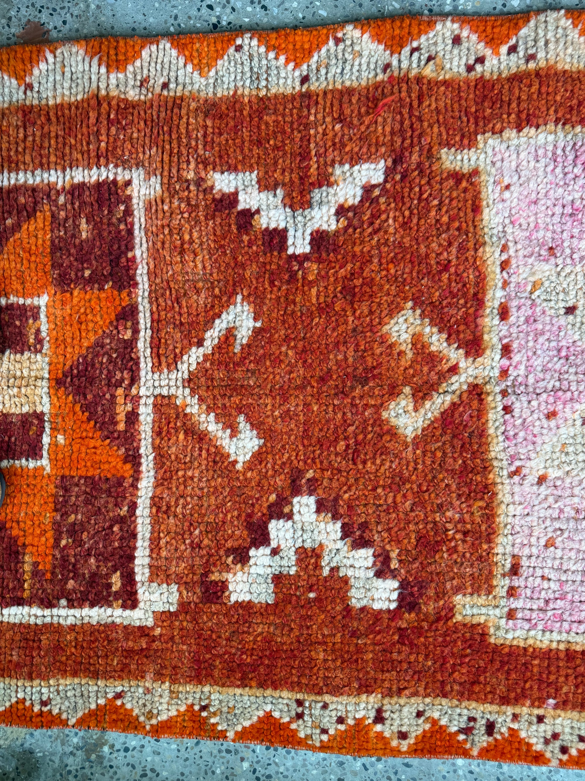 No. R02 (2'9" x 9'5")
