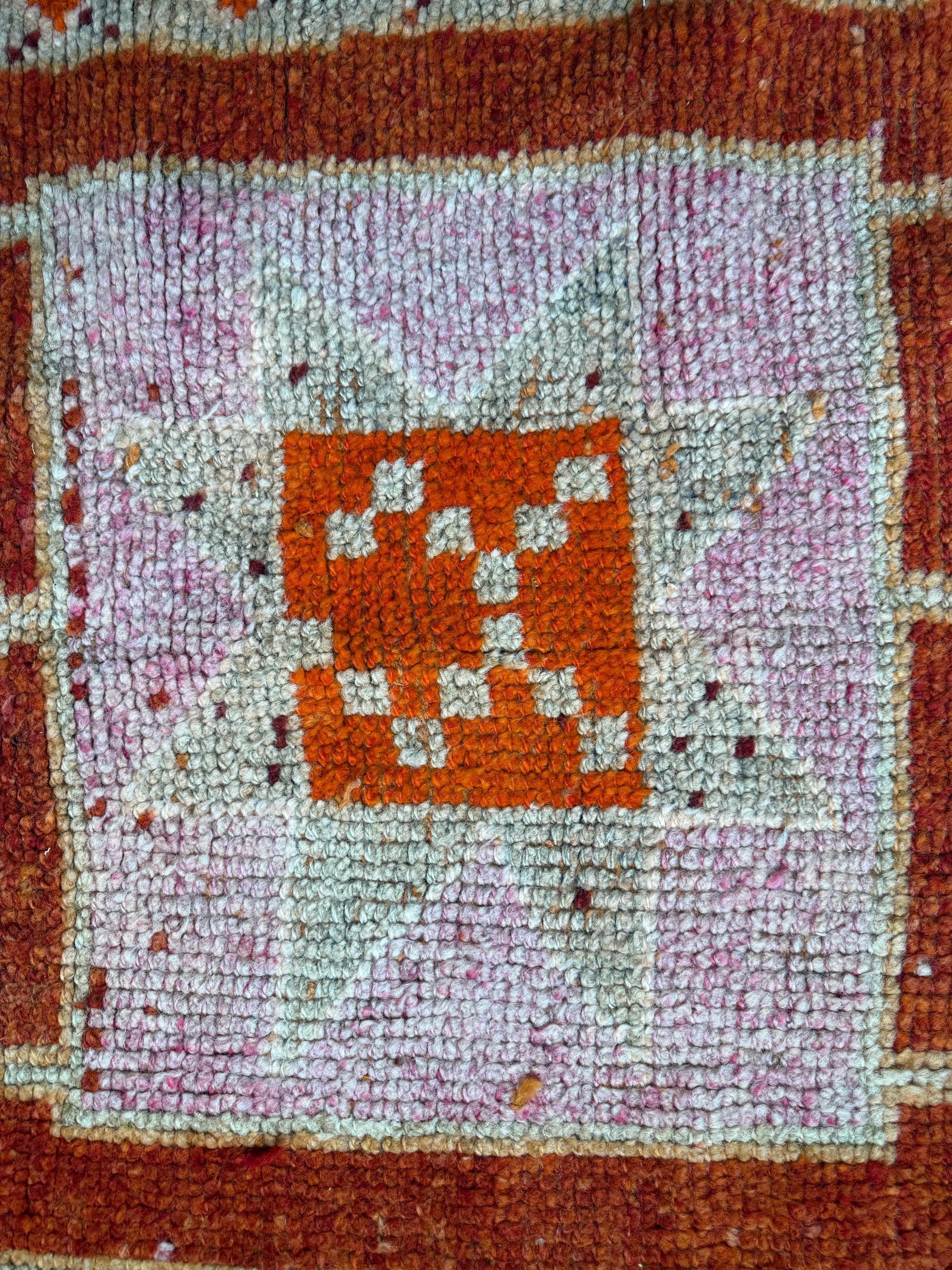 No. R02 (2'9" x 9'5")