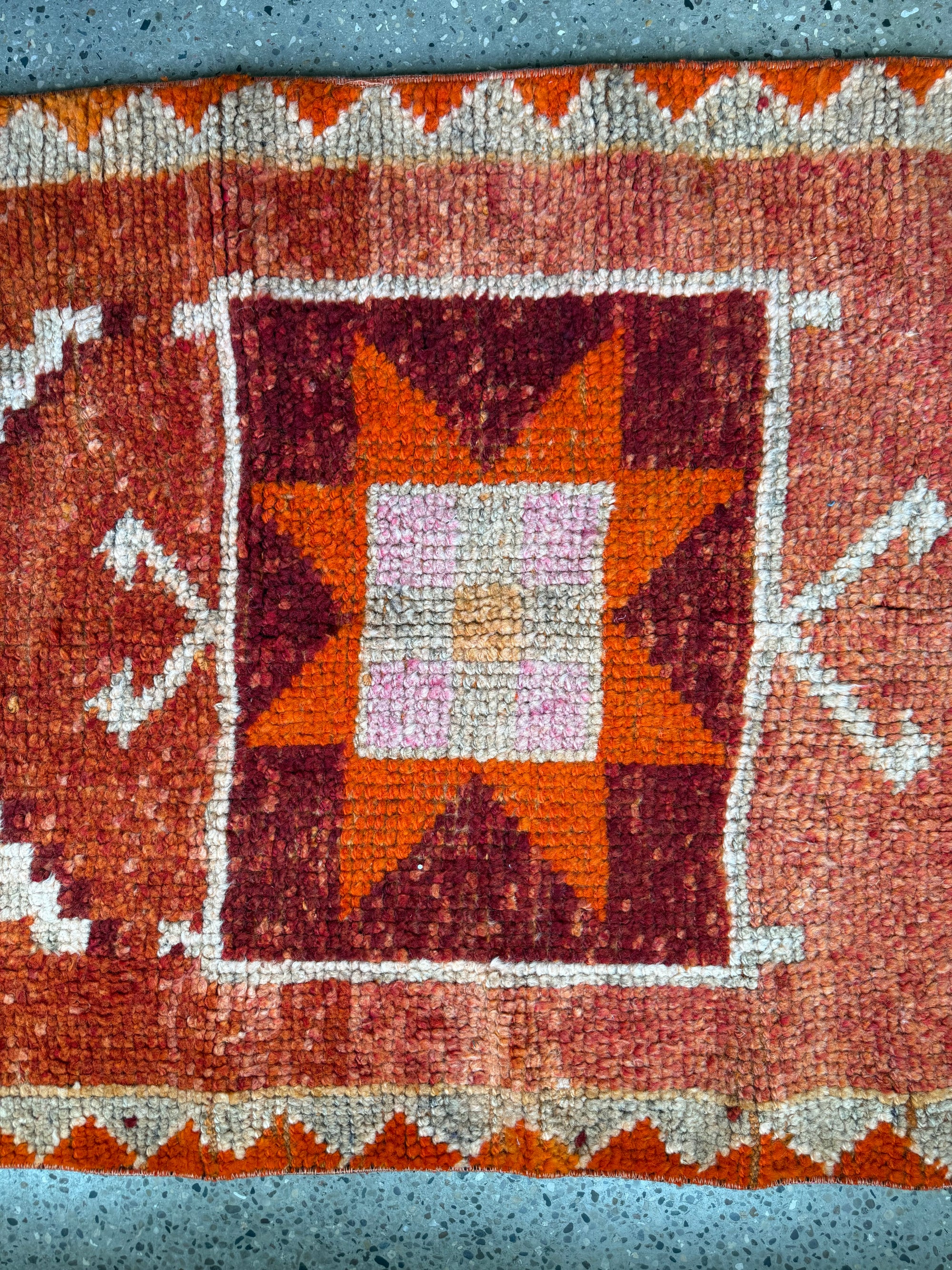 No. R02 (2'9" x 9'5")