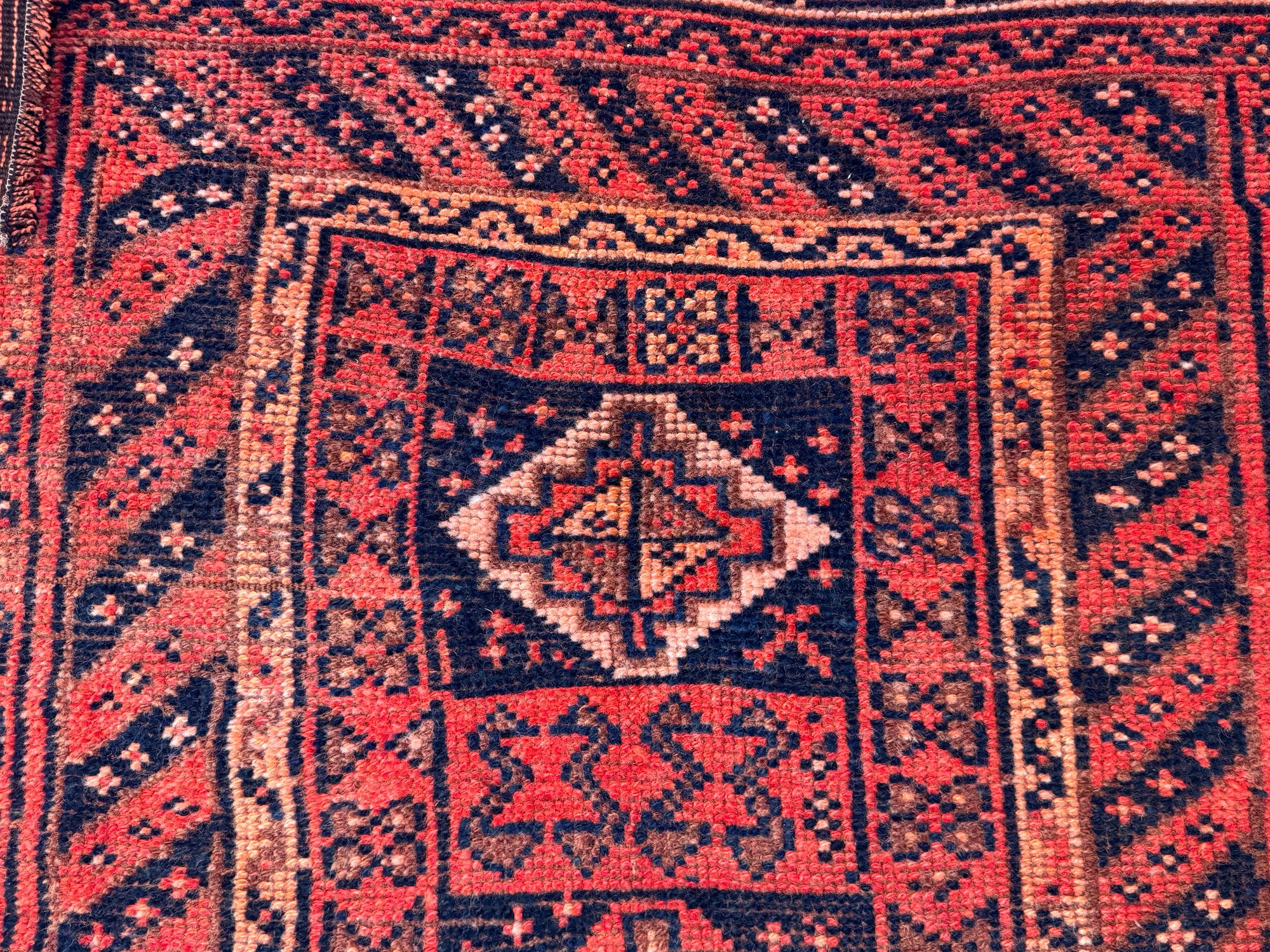 No. M05   (3'10" x 6'2")