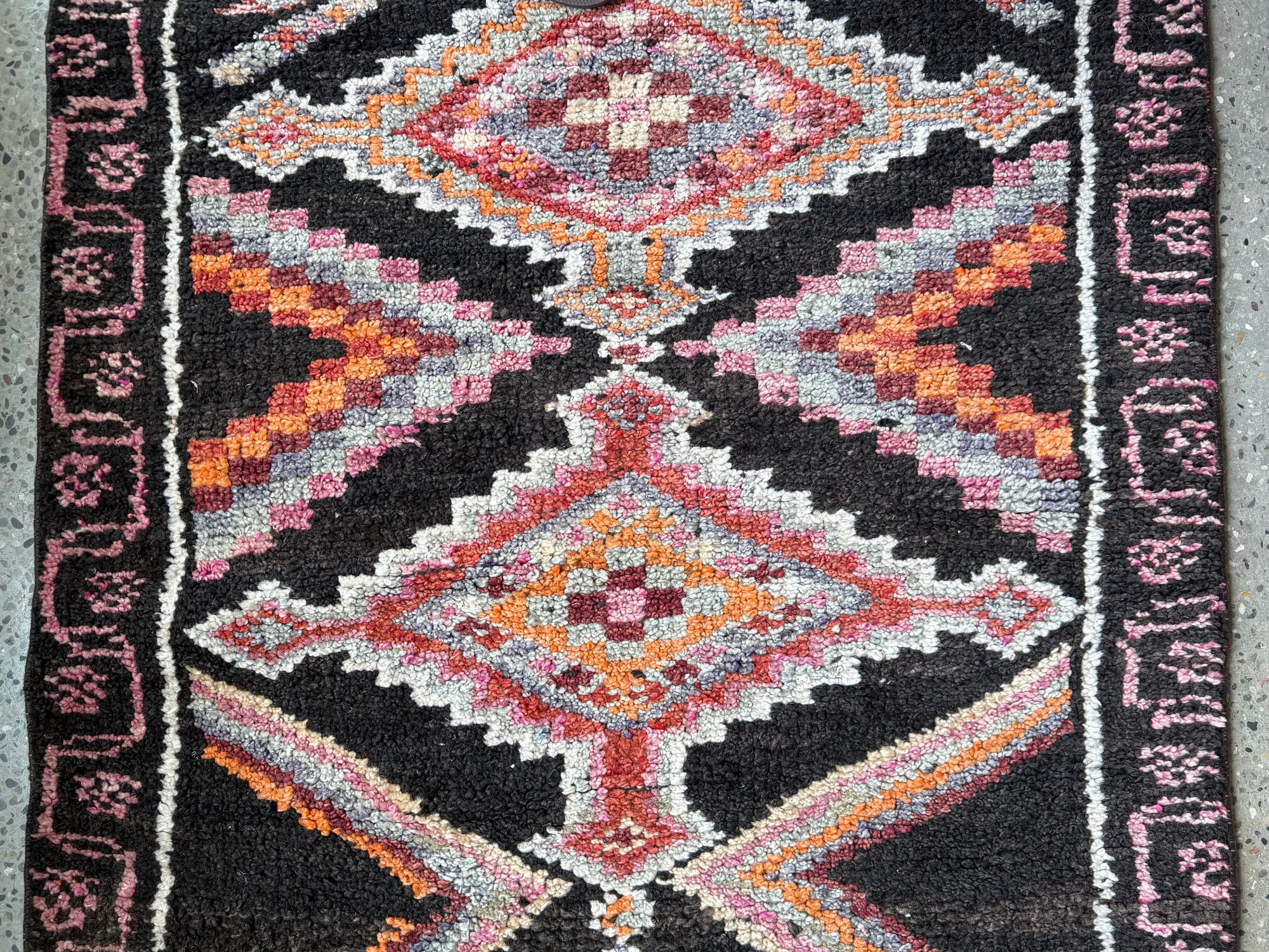 No. J05   (2'7 x 9'6)