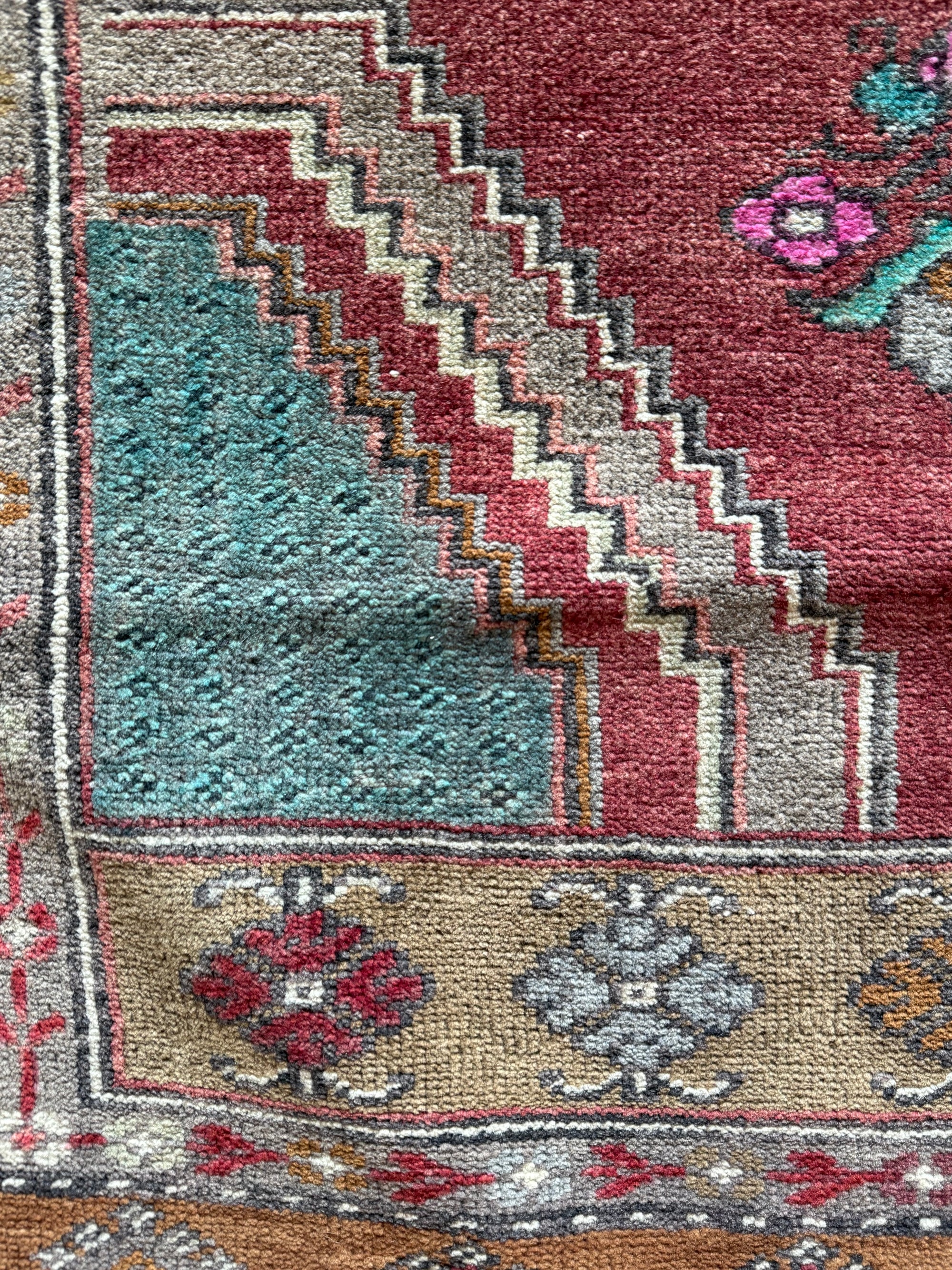 No. J09   (2'5 x 6'4)