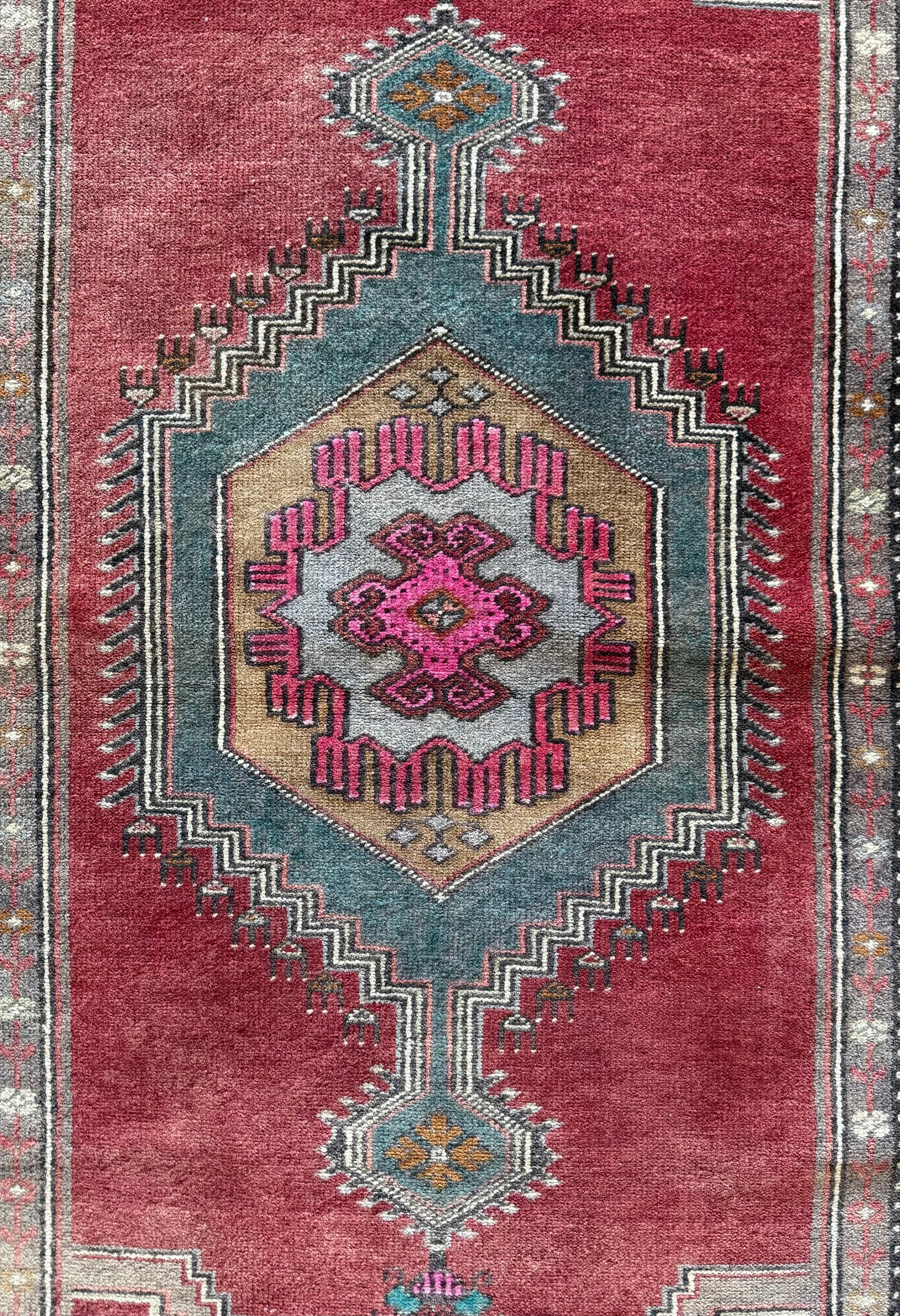 No. J09   (2'5 x 6'4)