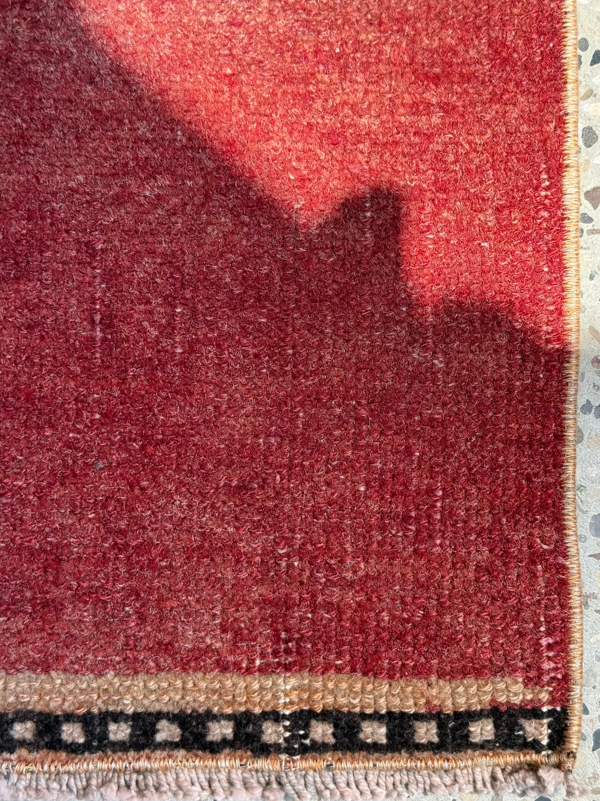 No. J10   (2'6 x 9'1)