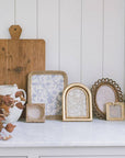 Frame: Small Square Circle Photo