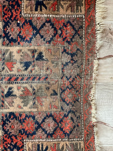 Antique rug No. 901